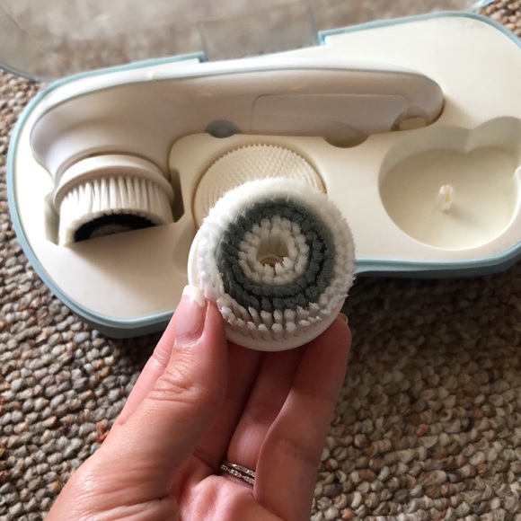 Vanity Planet Face Cleansing Brush - Picture 5 of 6